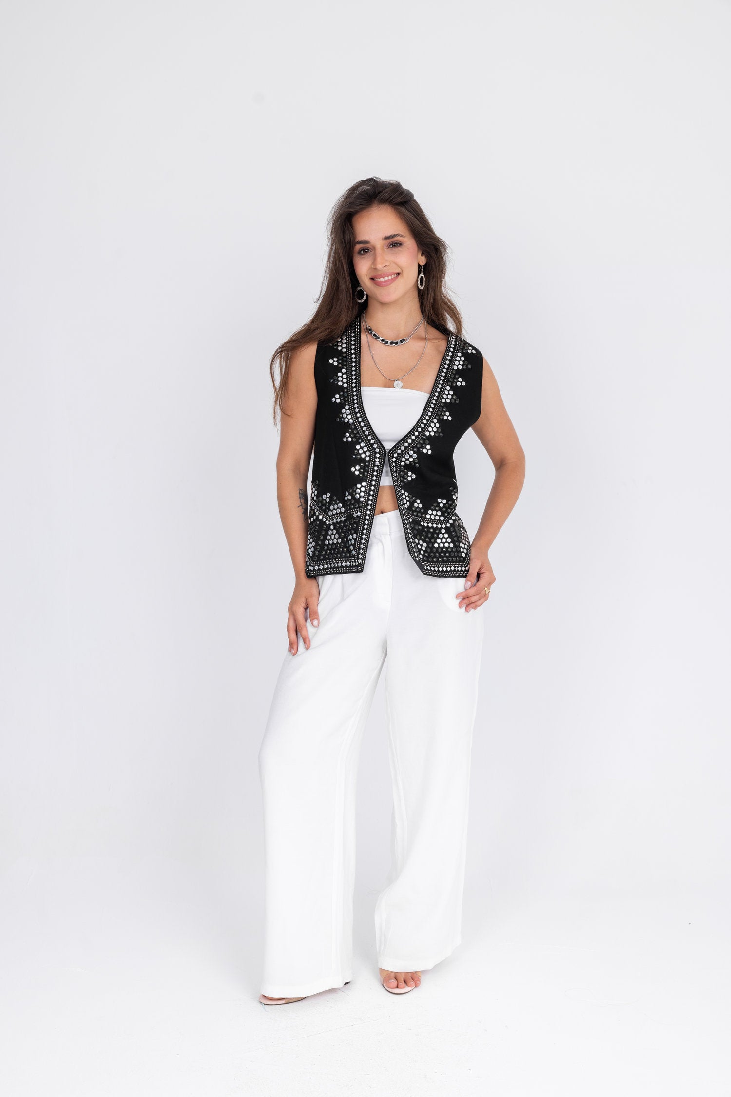 Salt vest in black