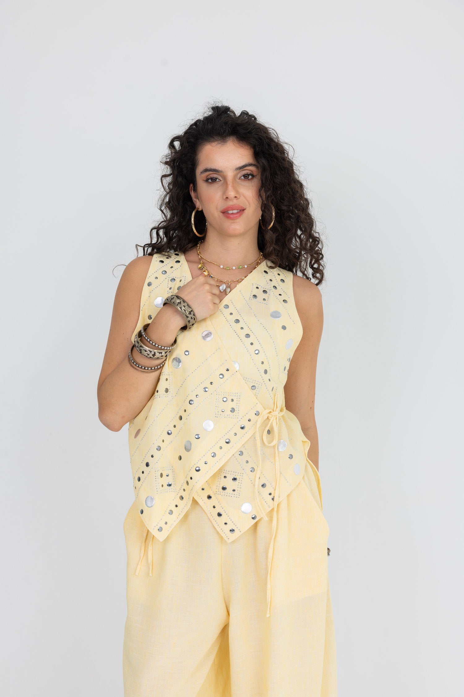 Gem Set in Yellow