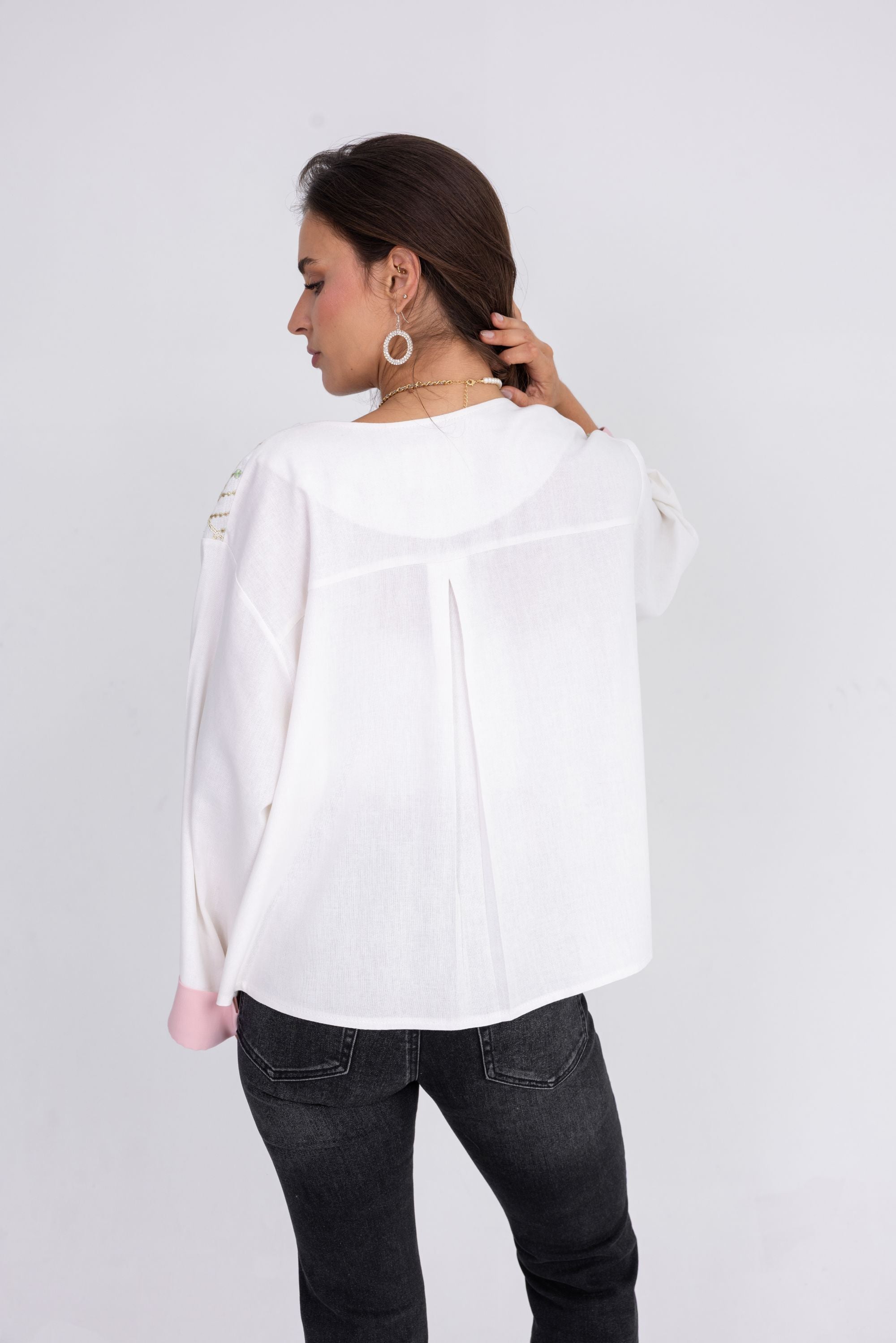 Trust in white Shirt