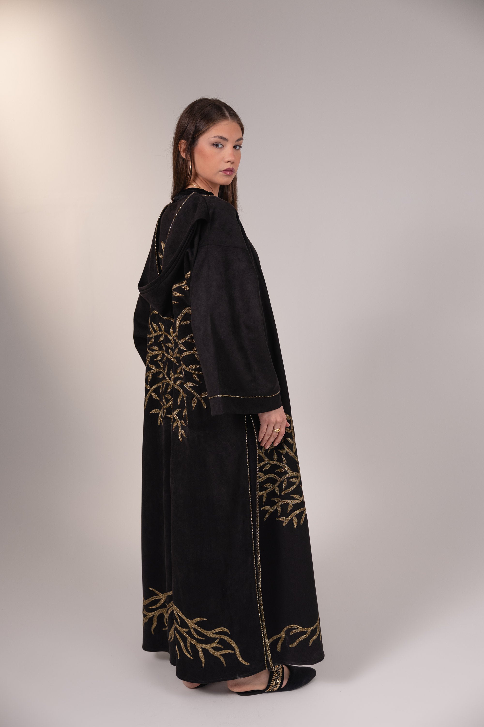Yassmin Kaftan in Black