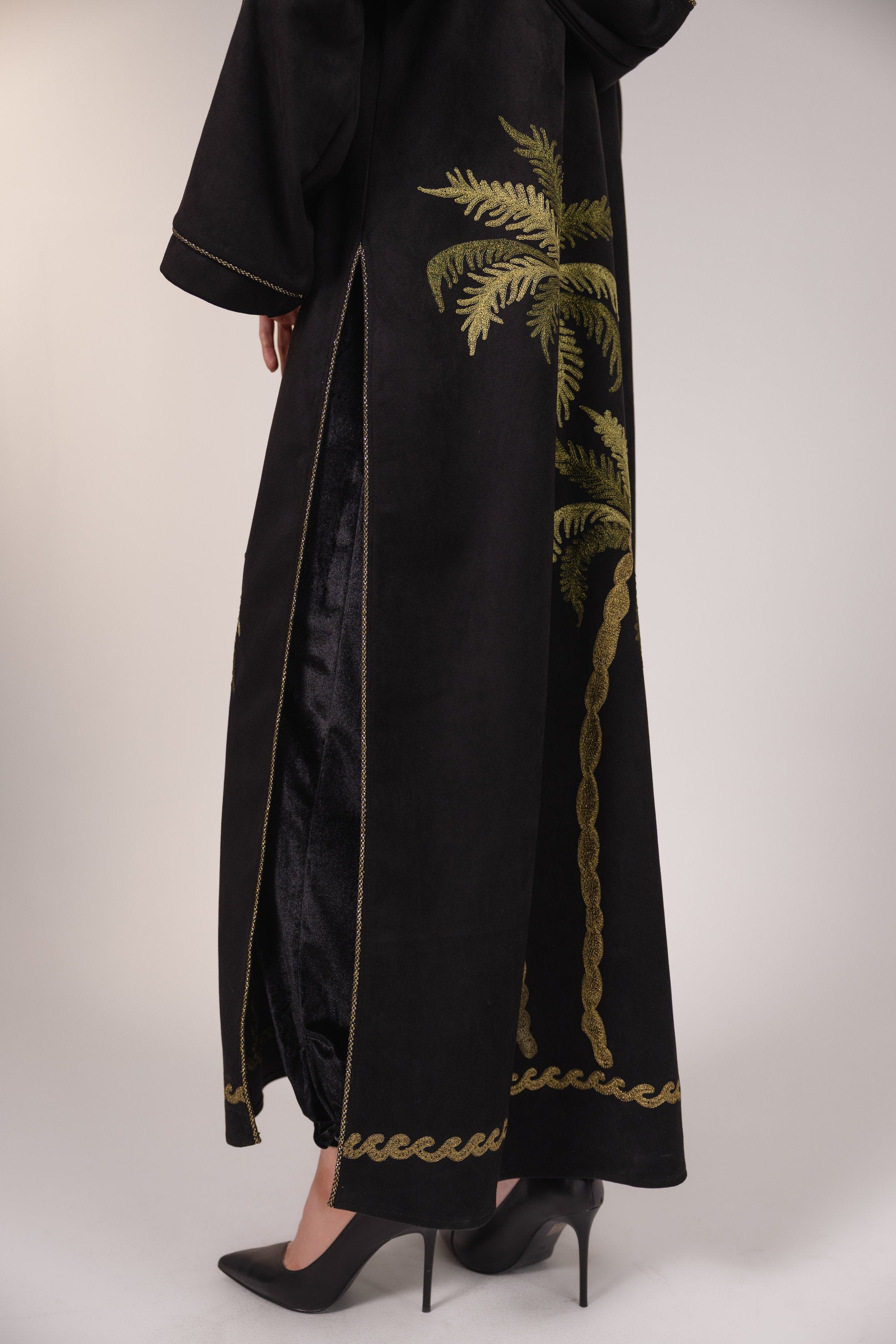 Feryal Kaftan in Black