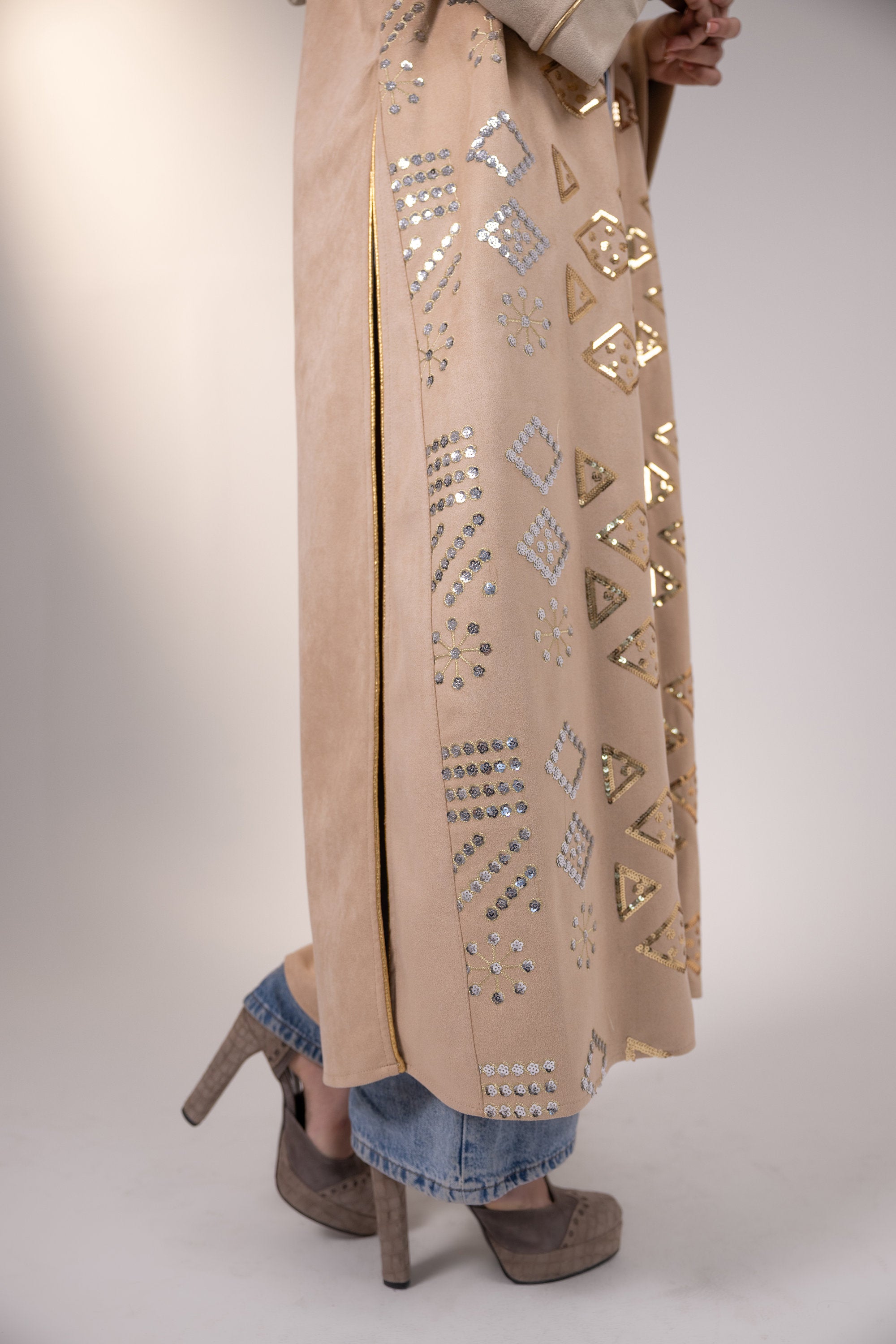 Mounira Kaftan in Beige