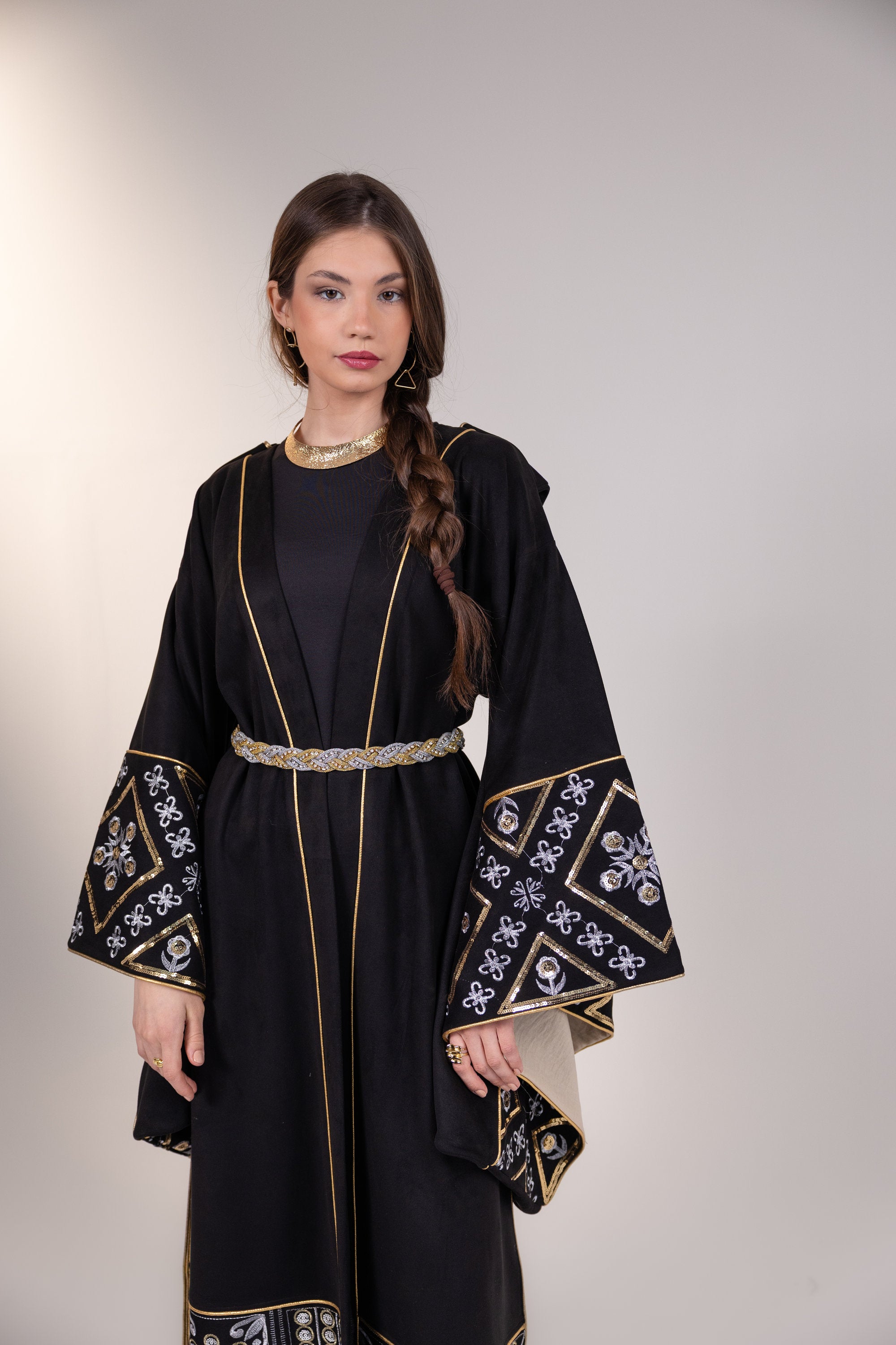 Tahia in Black