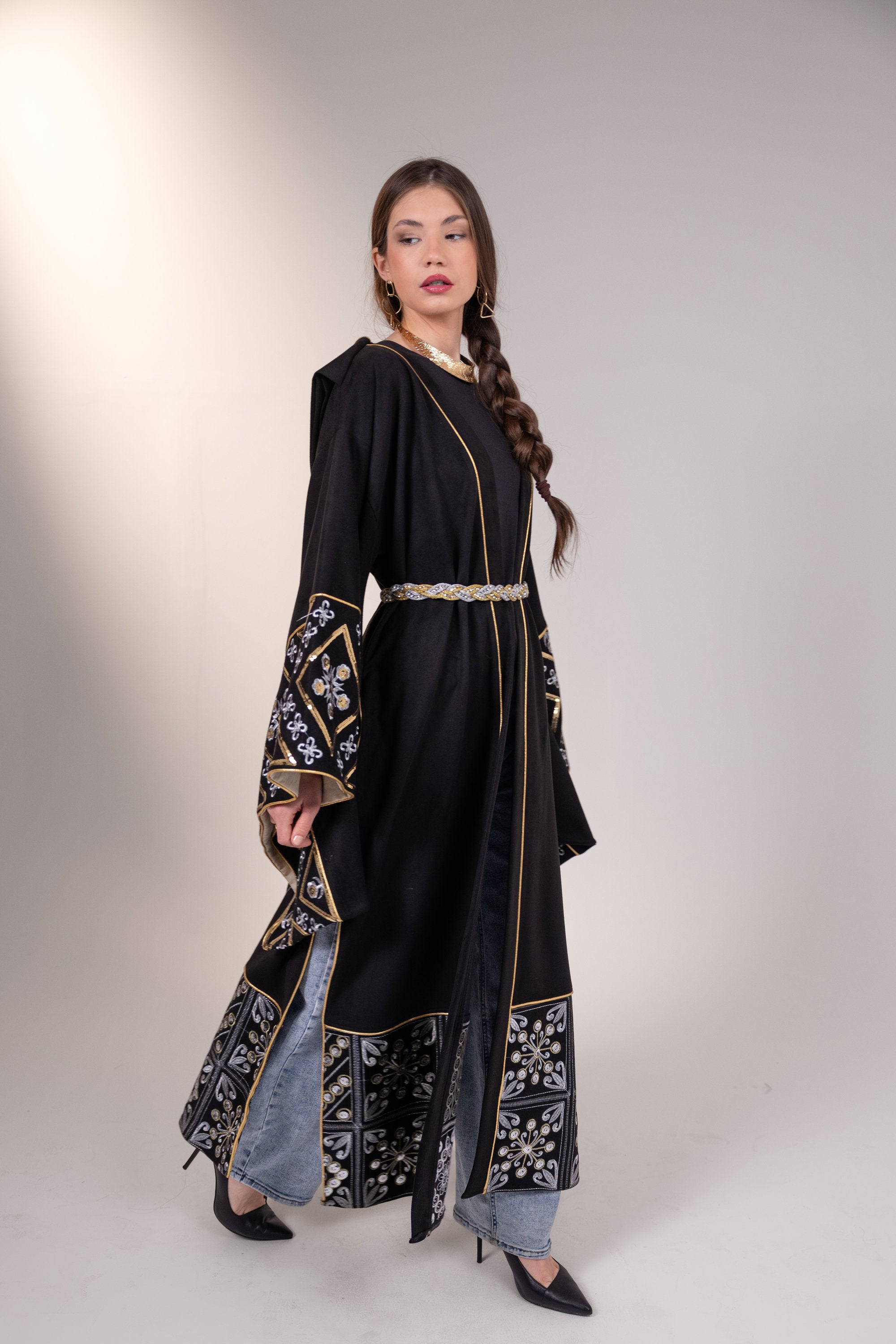 Tahia in Black