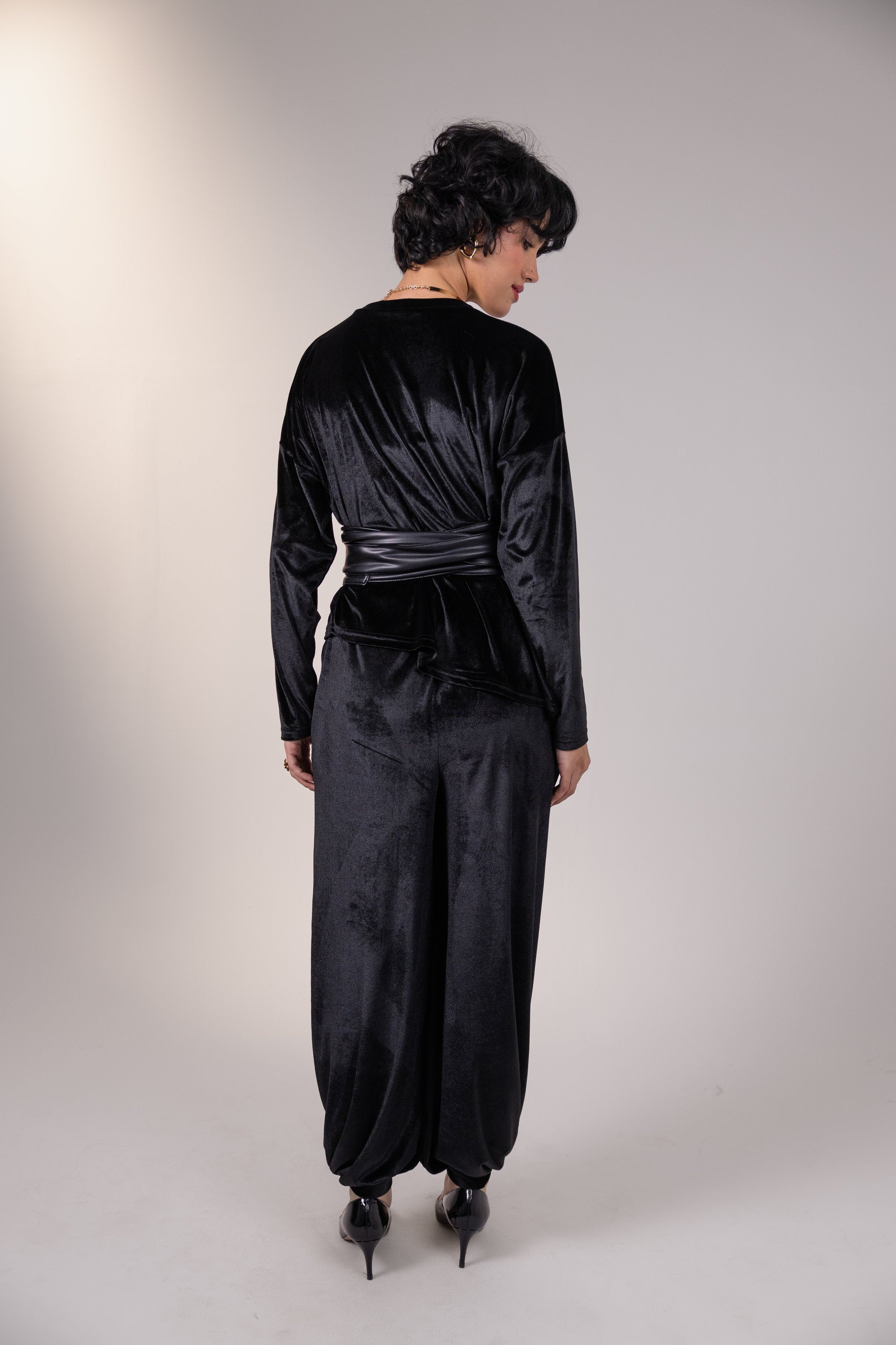 Anisa Basic in Black